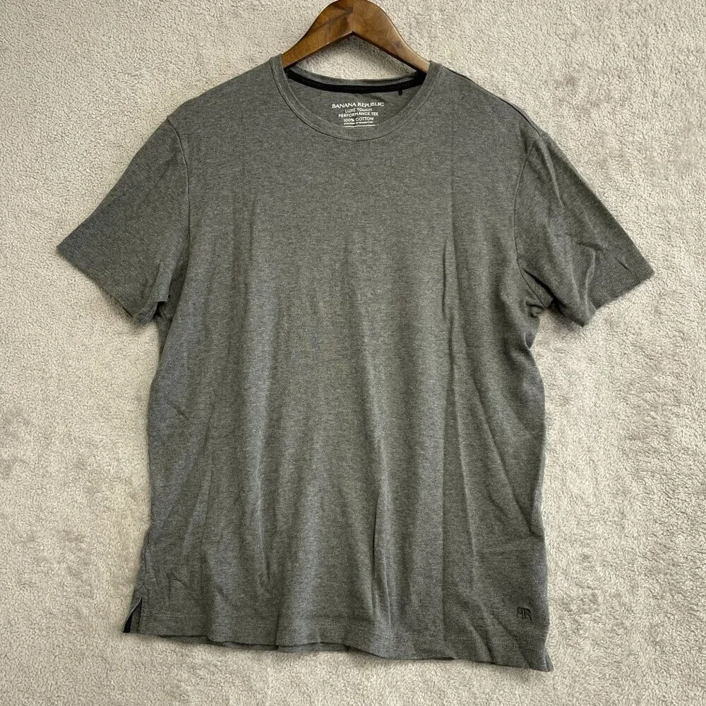 NWOT Banana Republic Men's L Luxe Touch Performance Tee Crew neck
